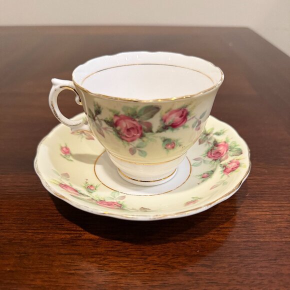 Colclough English Tea Cup and Saucer Set - Yellow with Pink Roses - Picture 1 of 6